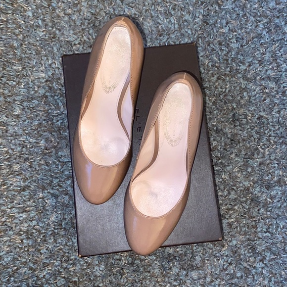 Elie Tahari Patent Leather Pumps - Picture 2 of 6